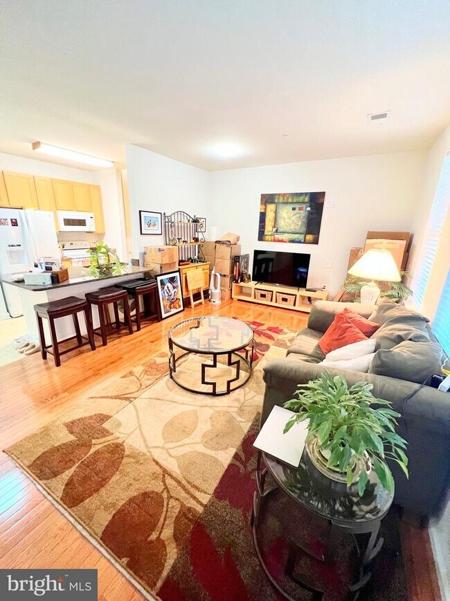 42531 Rockrose Square-Unit -101 in Ashburn, VA - Foto de edificio - Building Photo