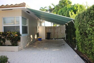 42 Douglas Dr in Boynton Beach, FL - Building Photo - Building Photo