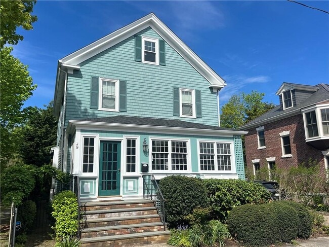 9 Sylvan St