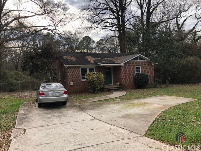 135 Appleby Dr in Athens, GA - Building Photo - Building Photo