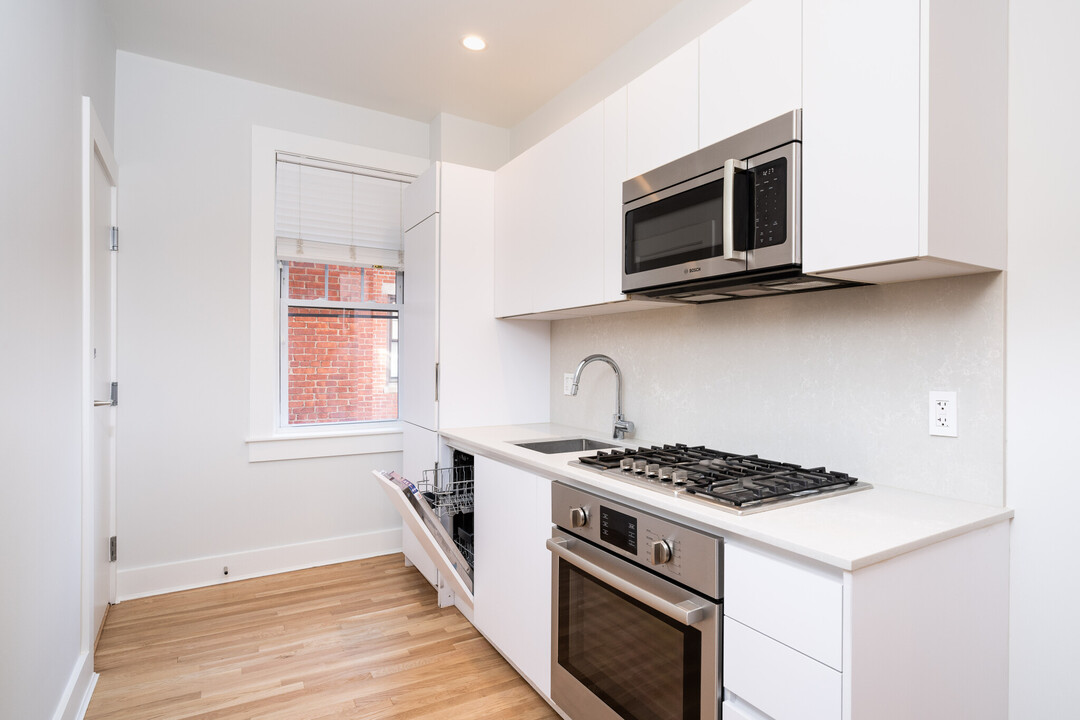 20 Forest St, Unit 34A in Cambridge, MA - Building Photo