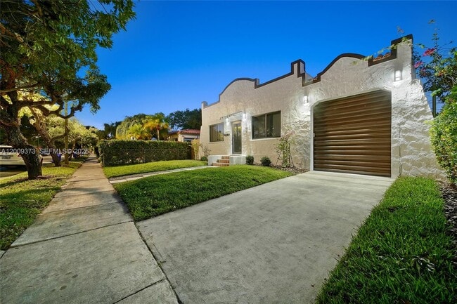 property at 1925 SW 23rd St