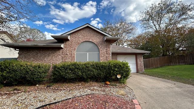 1205 Cherry Point in McKinney, TX - Foto de edificio