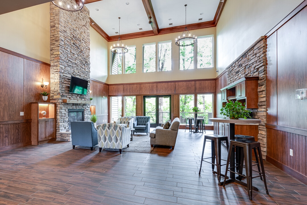 Conifer Ridge Apartments in Maplewood, MN - Foto de edificio