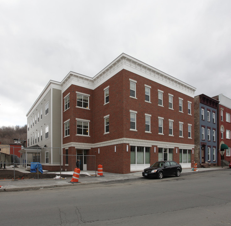 202 Fourth St in Troy, NY - Building Photo