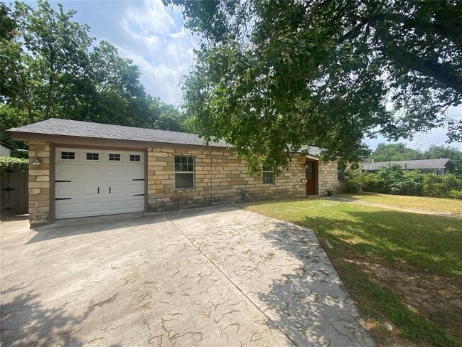5413 Manor Rd in Austin, TX - Building Photo - Building Photo