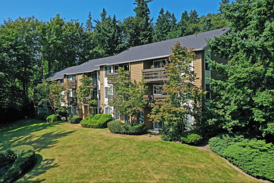 Bridlewood in Kirkland, WA - Building Photo