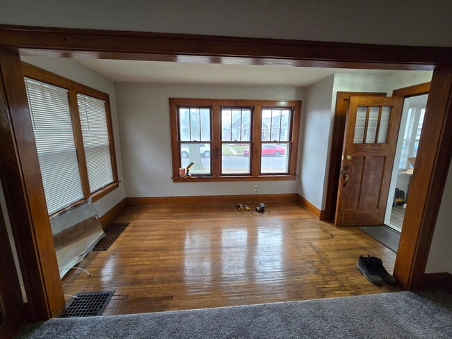 2460 Willow Ave in Niagara Falls, NY - Building Photo - Building Photo