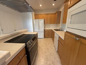 1176 SE Tamora Ave in Hillsboro, OR - Building Photo - Building Photo