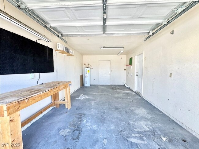 1960 Haiwee St in Pahrump, NV - Building Photo - Building Photo