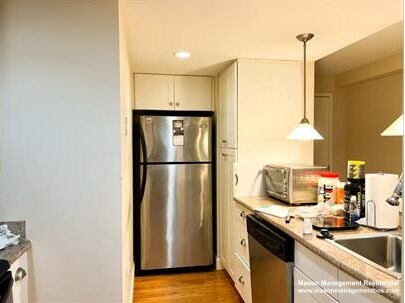 318 Saint Paul St in Brookline, MA - Building Photo
