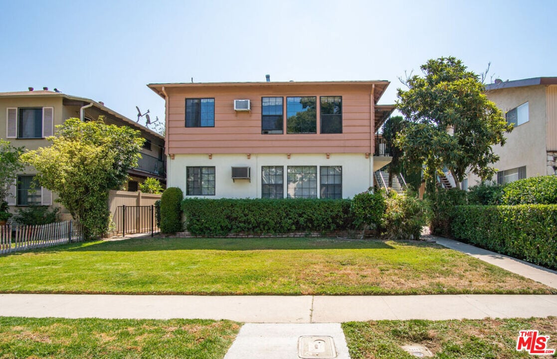 1124 San Rafael Ave in Glendale, CA - Building Photo