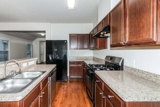 18731 Dennington Dr in Katy, TX - Building Photo - Building Photo