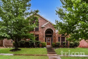 217 Gatehouse Dr in Red Oak, TX - Building Photo