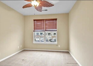 43865 Hickory Corner Terrace in Ashburn, VA - Building Photo - Building Photo