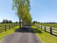 64440 Bailey Rd in Bend, OR - Foto de edificio - Building Photo