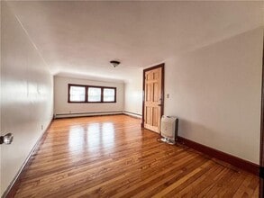 190 Juniper St in East Providence, RI - Building Photo - Building Photo