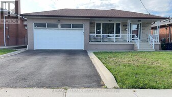 148 Derrydown Rd in Toronto, ON - Building Photo