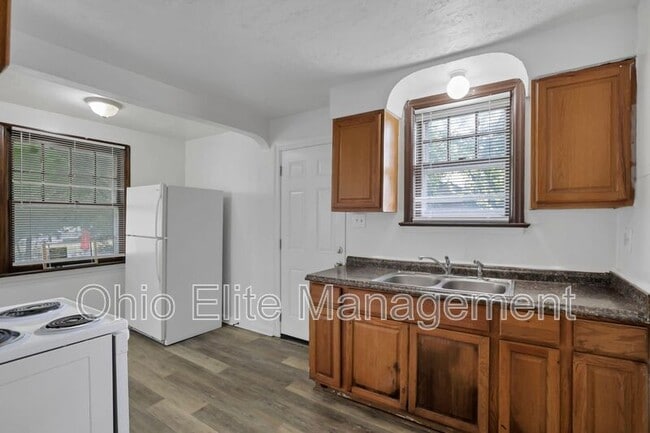 property at 1753 E Frankfort St