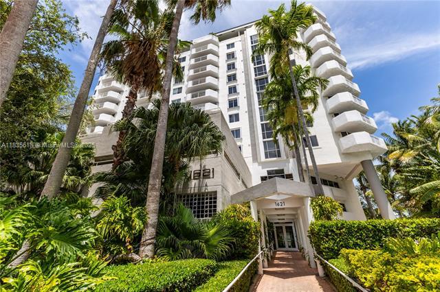 1621 Bay Rd, Unit 906 in Miami Beach, FL - Foto de edificio - Building Photo