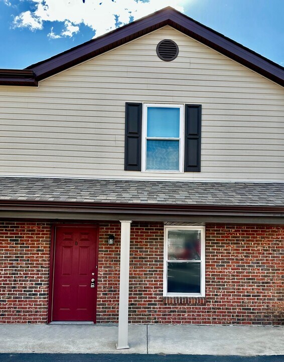 2224 Cordova Ct in Warrenton, MO - Building Photo