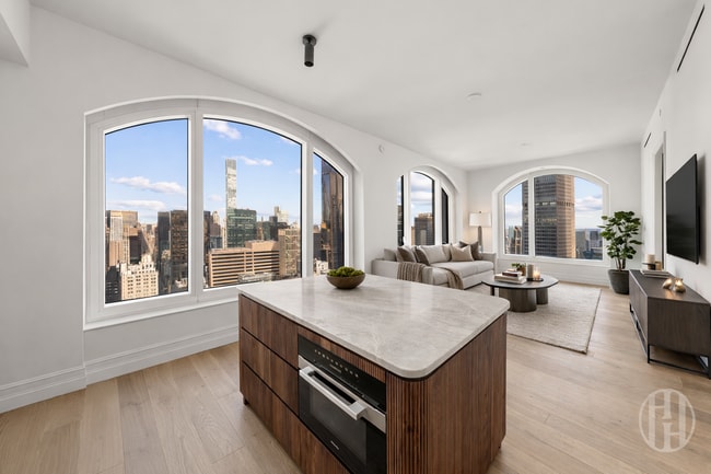 520 5th Ave in New York, NY - Building Photo - Building Photo