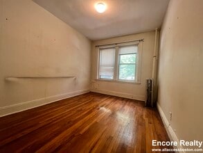 15 Egremont Rd, Unit 1 in Boston, MA - Building Photo - Building Photo