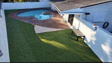 600 NW 38th Ct in Pompano Beach, FL - Building Photo - Building Photo