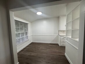 8575 Holloway Dr in West Hollywood, CA - Building Photo - Building Photo