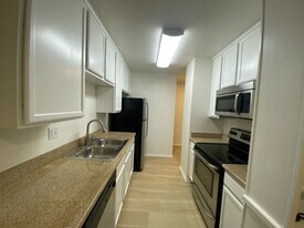 1650 S El Camino Real in Encinitas, CA - Building Photo