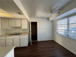 2429 George Ave S in Lehigh Acres, FL - Foto de edificio - Building Photo