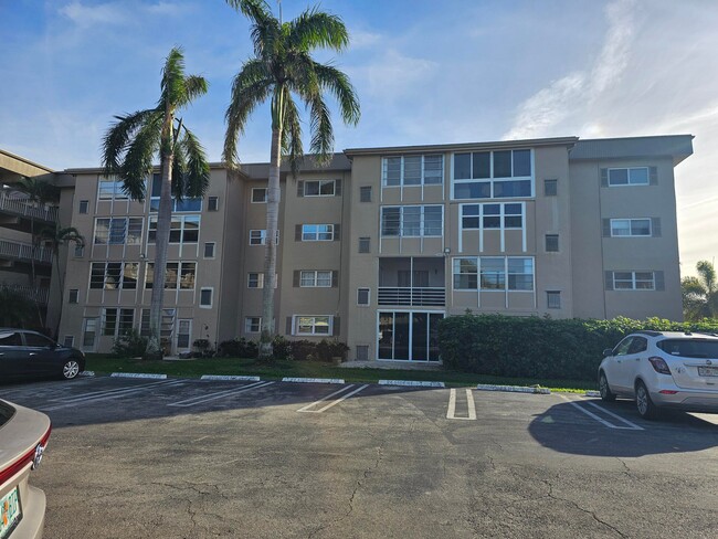 2300 NE 1st Ln, Unit 2040 in Boynton Beach, FL - Foto de edificio - Building Photo