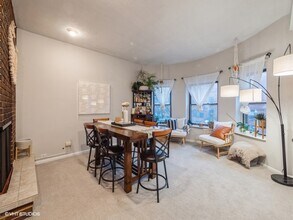 1038 W Byron St in Chicago, IL - Building Photo - Building Photo