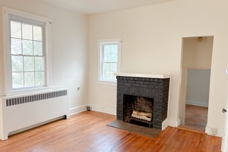 1765 Stony Point Rd in Charlottesville, VA - Foto de edificio - Building Photo