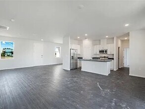 915 NE 19th St in Cape Coral, FL - Building Photo - Building Photo