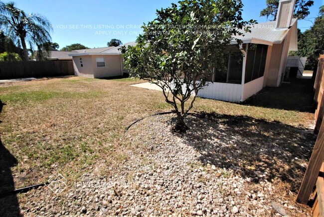 1402 S Highland Ave in Tarpon Springs, FL - Building Photo - Building Photo