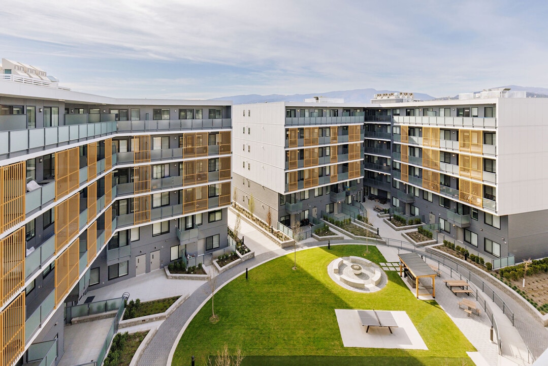 Midtown in Kelowna, BC - Building Photo