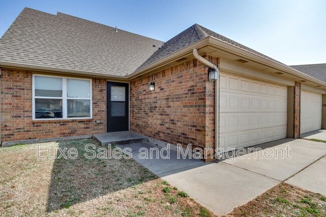 1736 W Palm Pl in Oklahoma City, OK - Building Photo - Building Photo