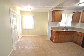7447 Loma Verde Ave in Los Angeles, CA - Building Photo - Building Photo