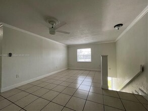 15260 SW 80th St in Miami, FL - Foto de edificio - Building Photo