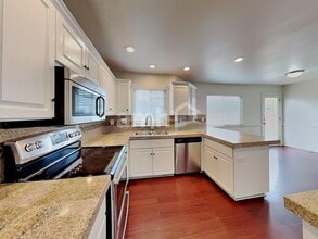 11060 W Halstead Ct in Boise, ID - Building Photo - Building Photo