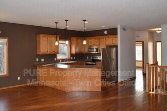 3181 Doneene Ln in Eagan, MN - Building Photo - Building Photo