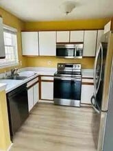 16423 Claremont Dr in Clinton Township, MI - Building Photo - Building Photo