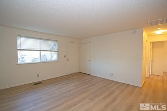 1325 Carville Dr in Reno, NV - Building Photo - Building Photo