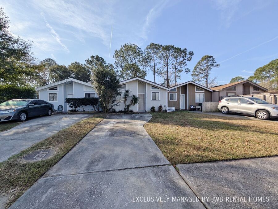 10748 Kusaie Dr S in Jacksonville, FL - Building Photo