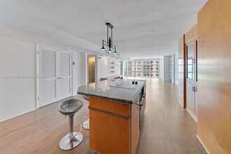 6423 Collins Ave in Miami, FL - Building Photo - Building Photo