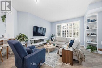 300 Bloor St E in Toronto, ON - Building Photo - Building Photo
