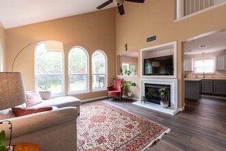 1818 W Pflugerville Pkwy in Round Rock, TX - Building Photo - Building Photo