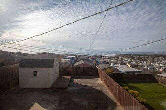 62 Seacliff Ave in Daly City, CA - Building Photo - Building Photo