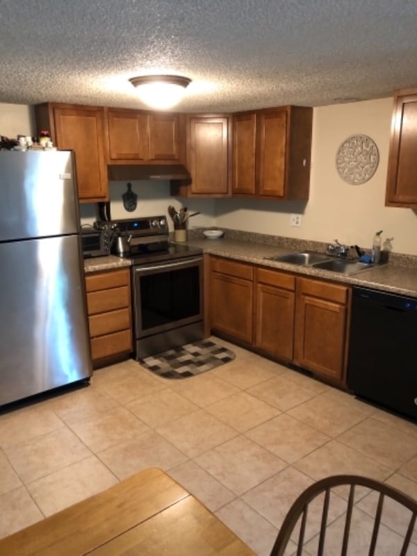 677 Vera Ct in Loveland, CO - Foto de edificio - Building Photo